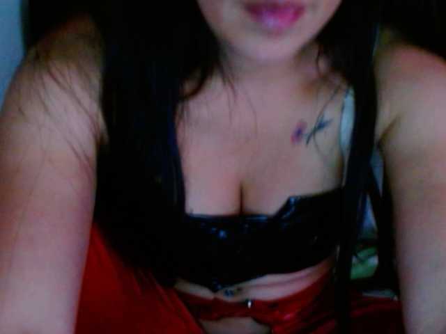 SandyQueen live cam on BongaCams