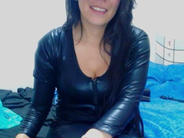 SandyQueen live cam on BongaCams
