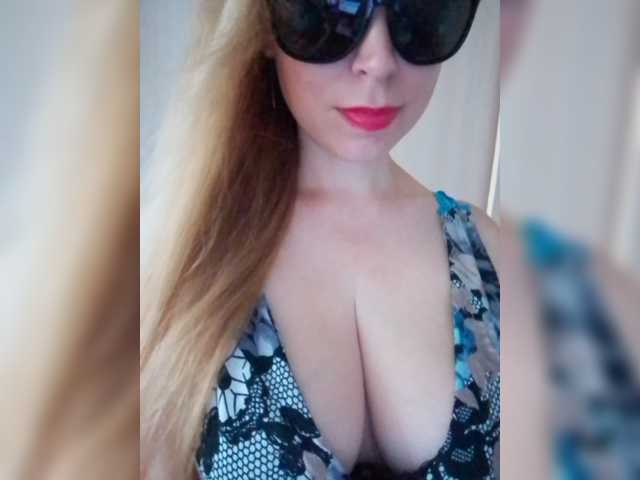 DashaKisa951 live cam on BongaCams