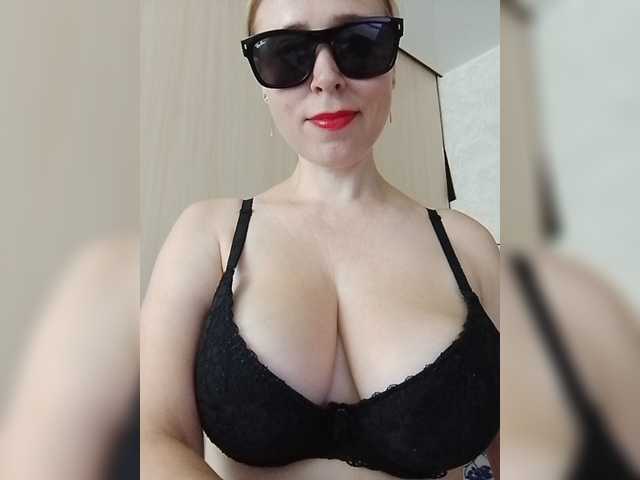 DashaKisa951 live cam on BongaCams