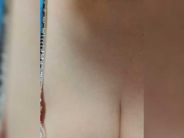Dashulya666 live cam on BongaCams