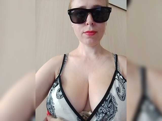 DashaKisa951 live cam on BongaCams