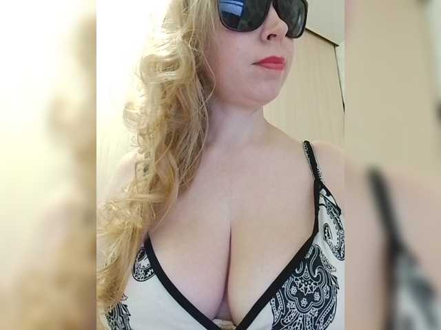 DashaKisa951 live cam on BongaCams