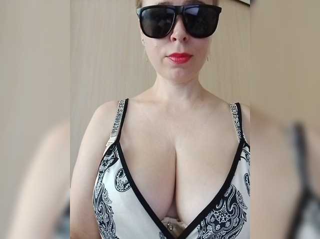 DashaKisa951 live cam on BongaCams