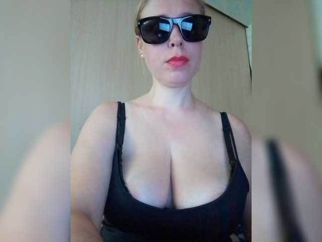 DashaKisa951 live cam on BongaCams
