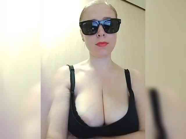 Dashulya666 webcam