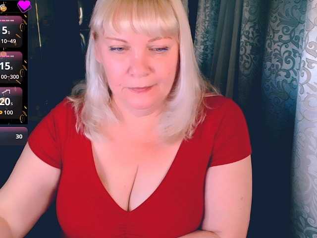 FlowerButter live cam on BongaCams