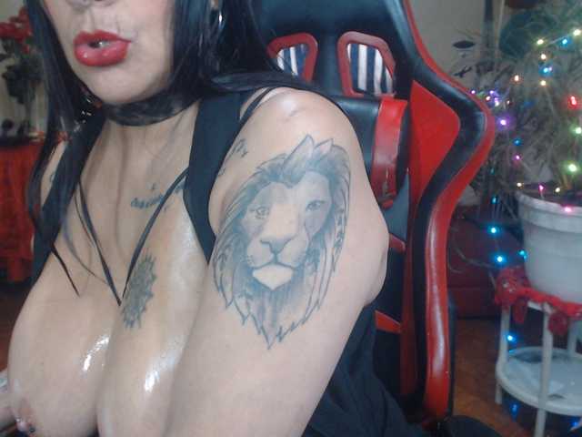 ShanonTITS live cam preview