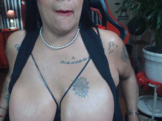 ShanonTITS live cam on BongaCams