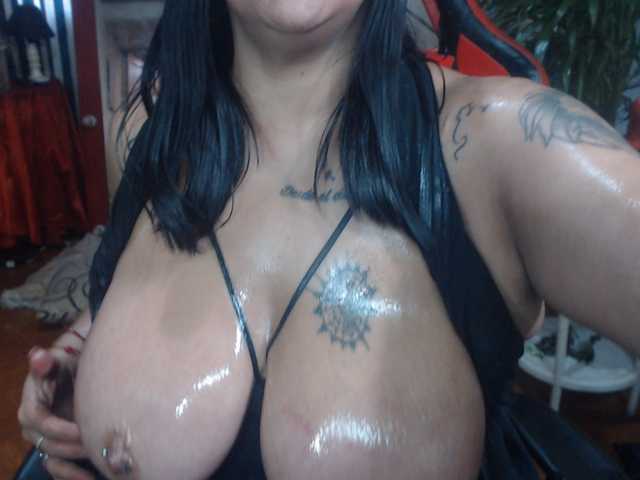 ShanonTITS live webcam show
