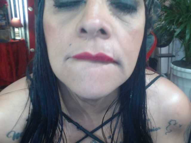 ShanonTITS live webcam show