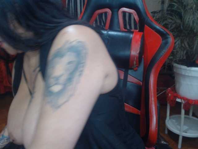 ShanonTITS live cam on BongaCams
