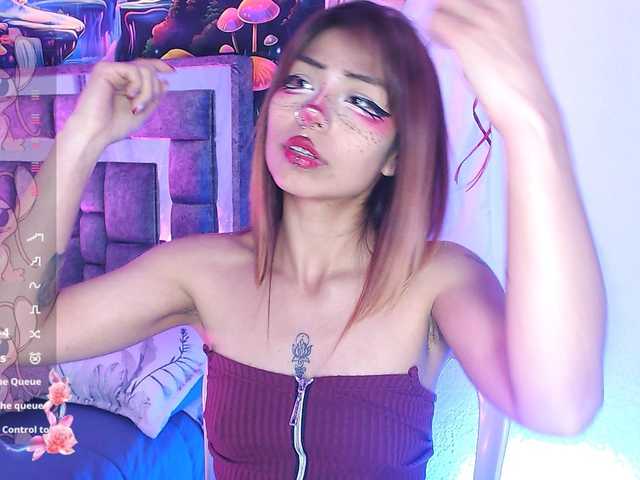 Sweetred11 live webcam show