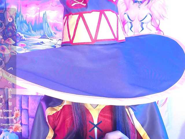 Sweetred11 live cam on BongaCams