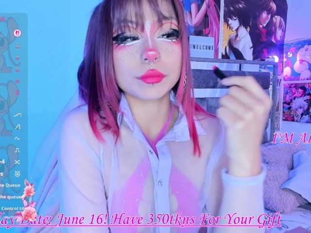 Sweetred11 live cam on BongaCams