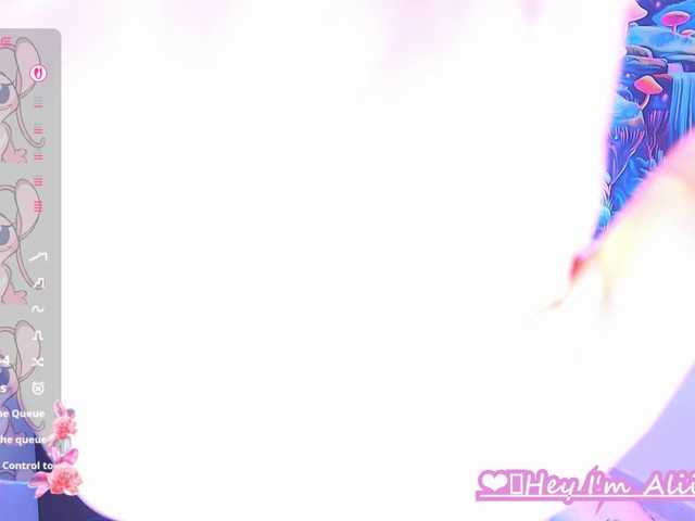 Sweetred11 live cam on BongaCams