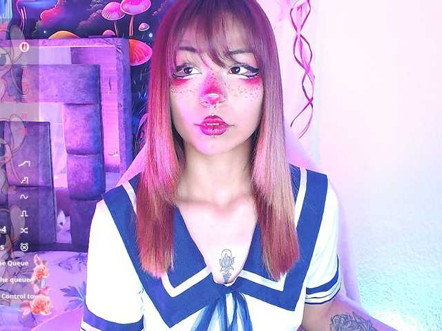 Sweetred11 live webcam show