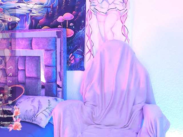 Sweetred11 live cam on BongaCams