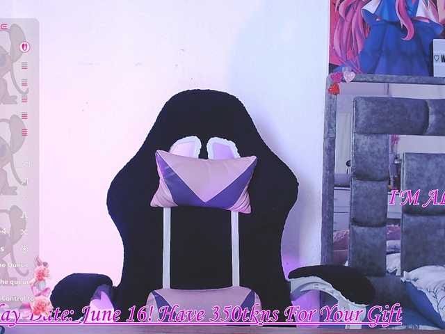 Sweetred11 live cam on BongaCams