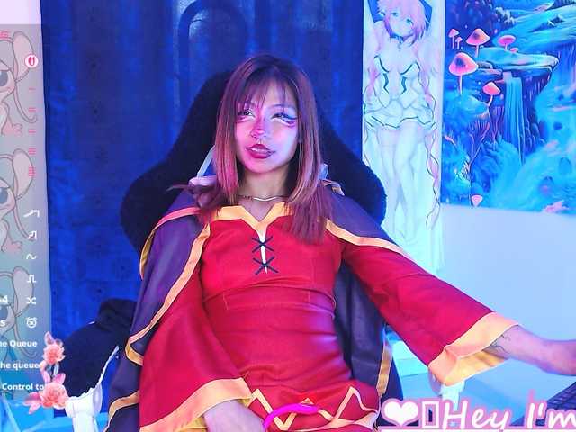 Sweetred11 live cam on BongaCams
