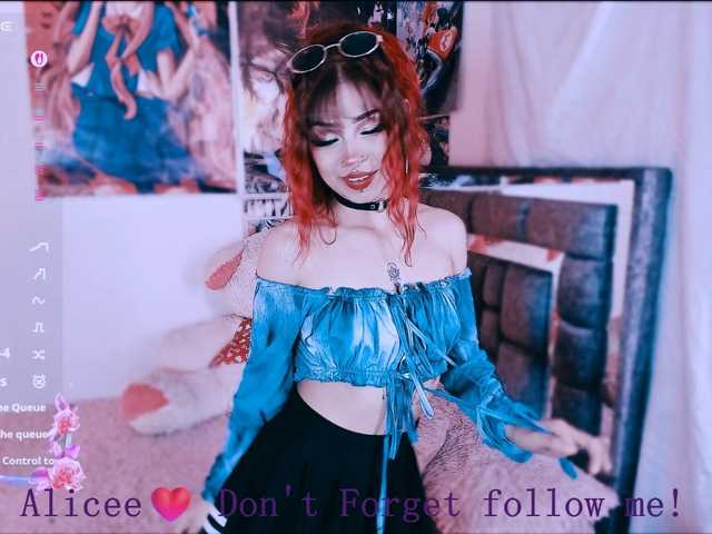 Sweetred11's BongaCams show and profile