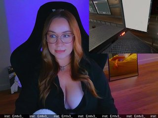 Emili1- Porn Show