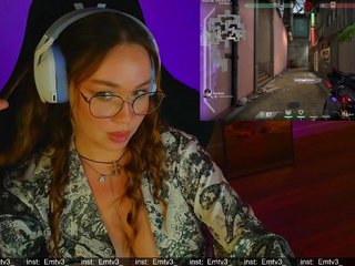 Emili1- Porn Show