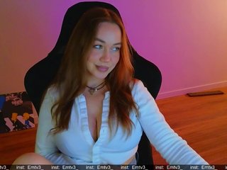 Emili1- Porn Show