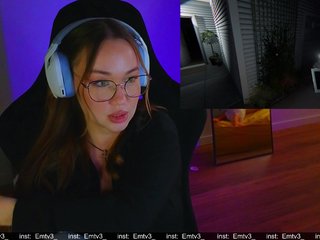 Emili1- Porn Show