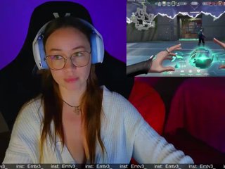 Emili1- Porn Show
