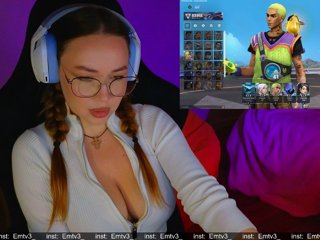 Emili1- Porn Show