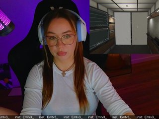 Emili1- Porn Show