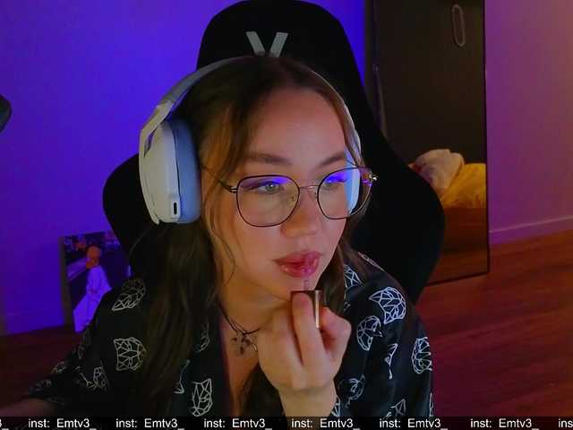 Emili1- live webcam show