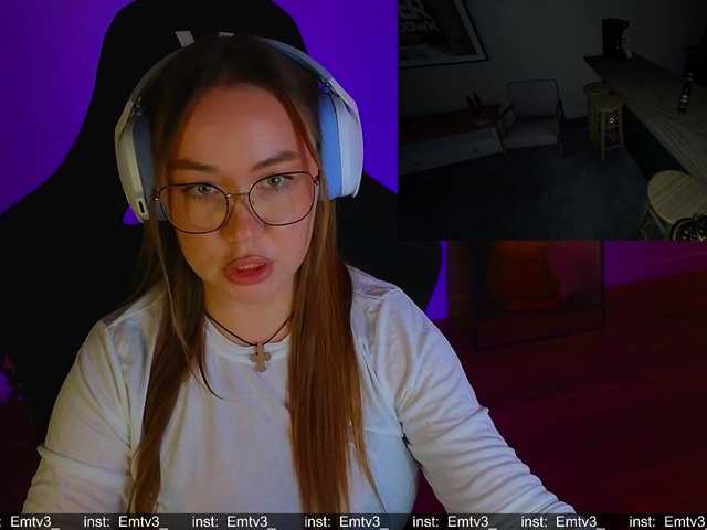 Emili1- live cam on