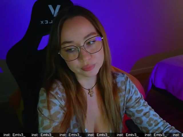 Emili1- live cam on BongaCams