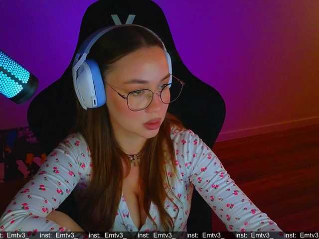 Emili1- live cam on BongaCams