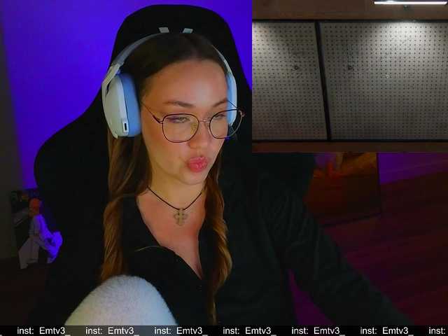 Emili1- live webcam show