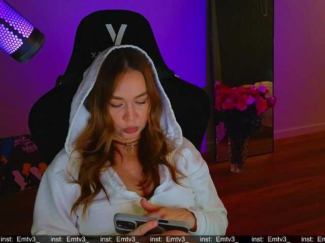 Emili1- live cam on BongaCams
