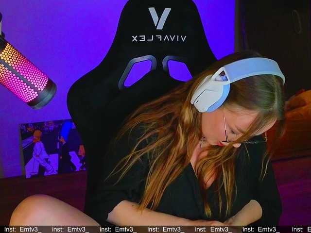 Emili1- live cam on BongaCams