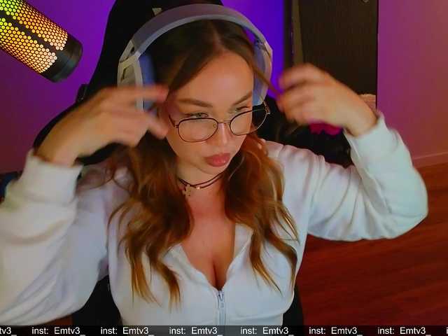 Emili1- live cam on BongaCams