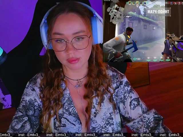 emili1- live sex show