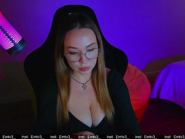 Emili1- live cam on BongaCams
