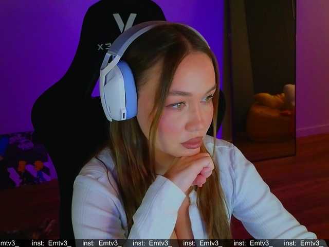 Emili1- live cam on BongaCams