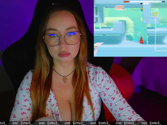 le modèle Emili1- est en webcam porno dans un show sur le site bongacams, il possède les tags suivants: White/Caucasian,Redhead,Shaved