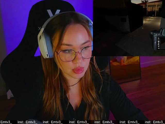 Emili1- live cam