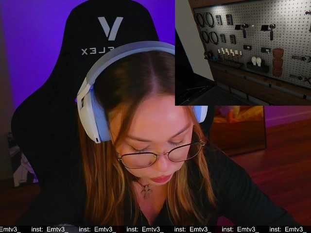 Emili1- live webcam show