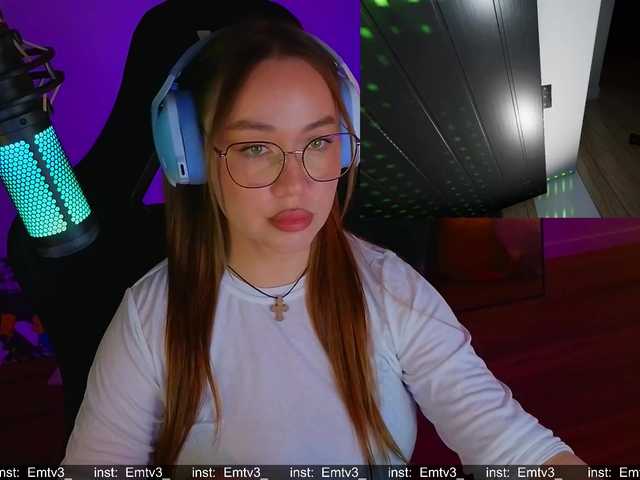 Emili1- live cam on 
