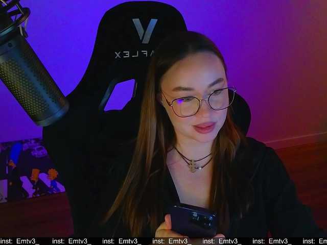 Emili1-'s BongaCams show and profile