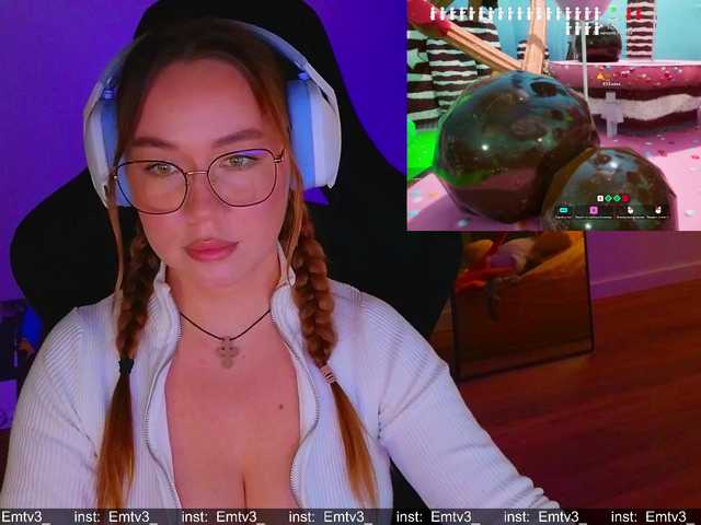 Emili1- live cam on BongaCams