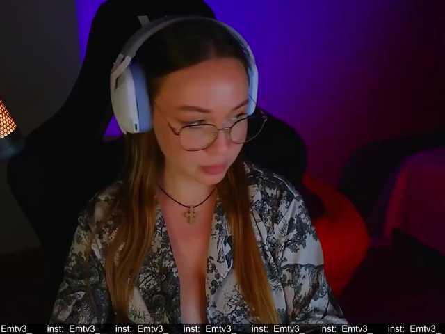 Emili1-, live now on BongaCams
